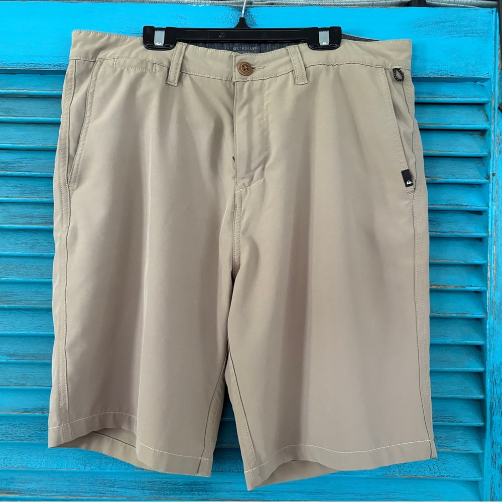 Quiksilver Tan Flat Front Shorts Lightweight Casual Wear